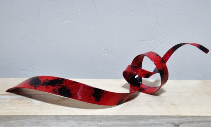 Nœud en noir et rouge